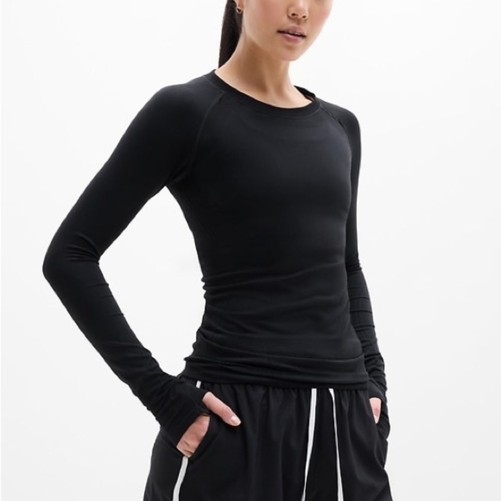 Women’s Black ATHLETA Sz M Momentum Seamless Top Thumbholes Workout Activewear - Picture 1 of 6